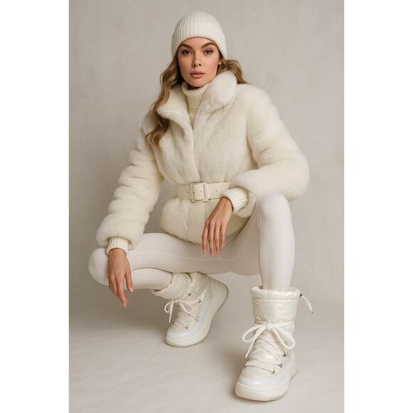 Moncler Designer Insolux Down Iridescent Snow Boots White Puffy 37.5 Size 6.5 - Picture 1 of 12